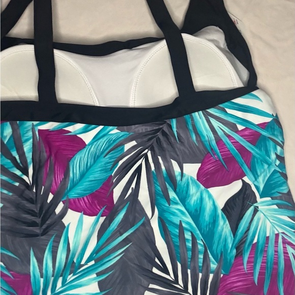 Tropical Leaf Print Ladies swim top - Picture 3 of 5